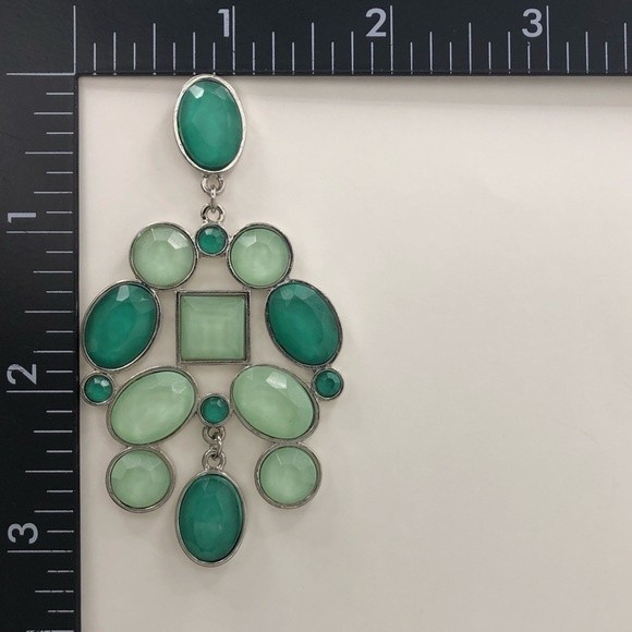 🌼 Large Statement Green Gem Post Drop Earrings - Picture 2 of 2